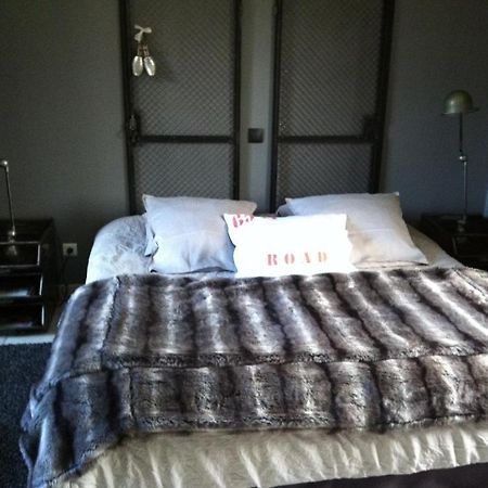 Chambres D'Hotes La Levriere Saint-Denis-le-Ferment Chambre photo